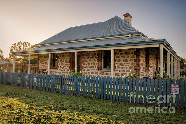 Cottage Living by Elaine Teague Cottage Living by Elaine Teague